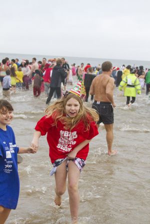 tenby boxing day swim 15 sm.jpg